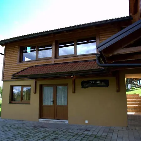 Five Bedroom بيت للعطل